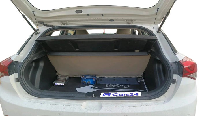 2017 Hyundai Elite i20 SPORTZ 1.2, Petrol, Manual, 1,17,119 km, exterior