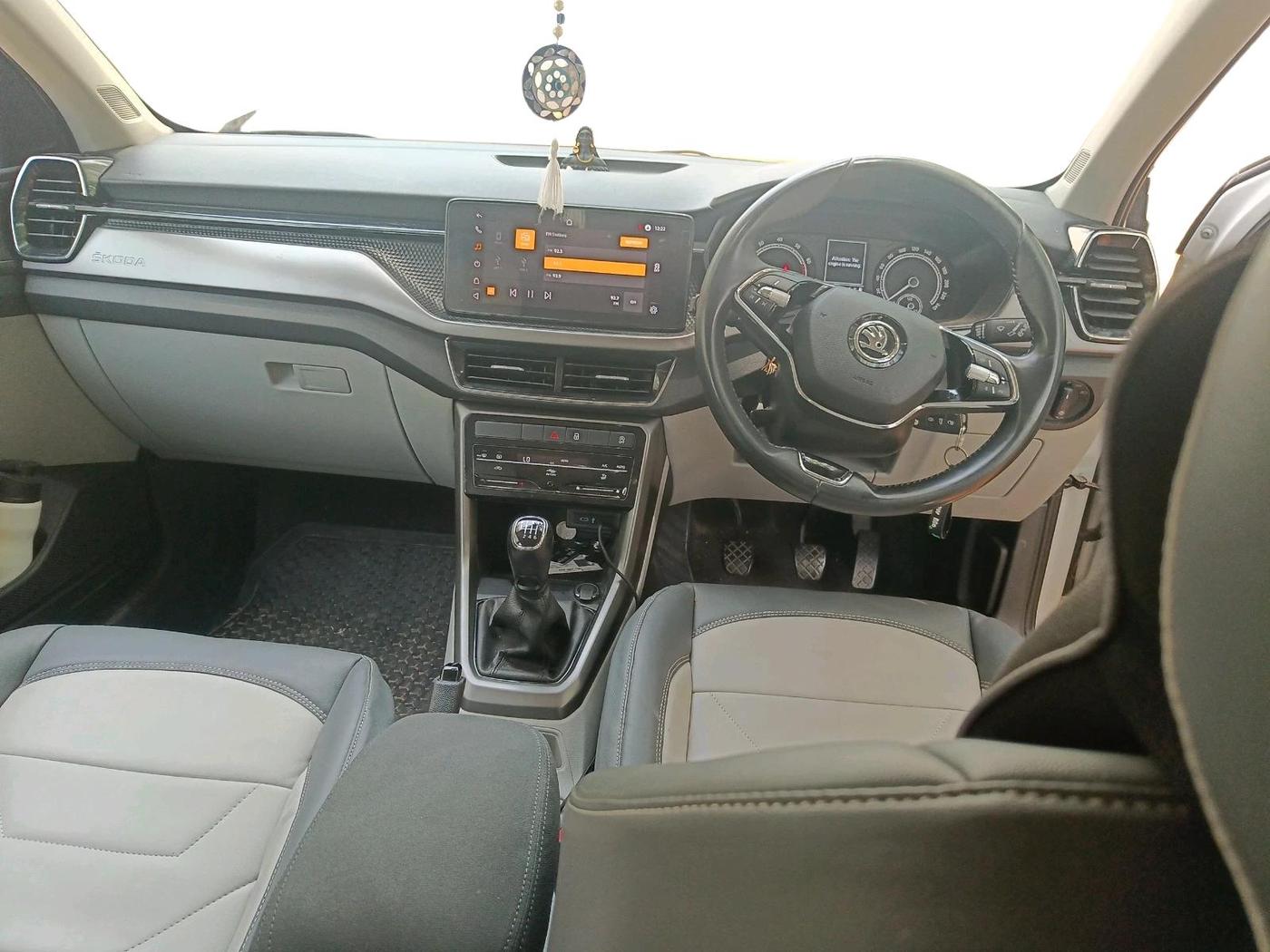 2024 Skoda KUSHAQ AMBITION 1.0L TSI MT, Petrol, Manual, 27,942 km, interior
