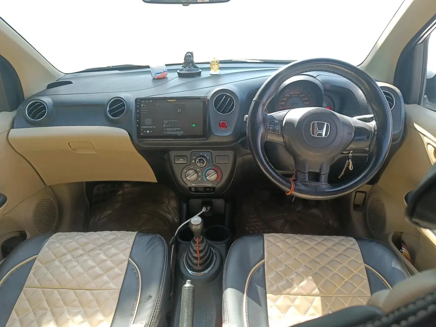 2014 Honda Amaze 1.5L I-DTEC S, Diesel, Manual, 1,02,294 km, interior