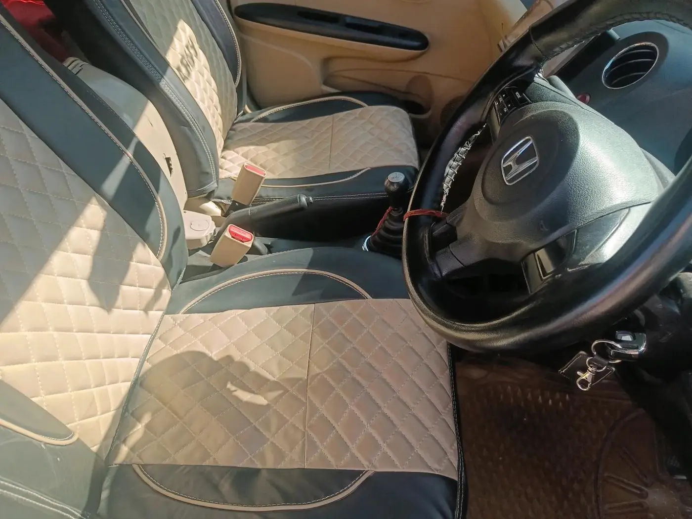 2014 Honda Amaze 1.5L I-DTEC S, Diesel, Manual, 1,02,294 km, interior