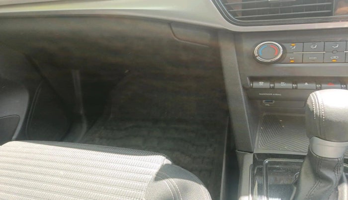 2023 Mahindra XUV700 AX 5 P AT 5 STR, Petrol, Automatic, 25,446 km, interior
