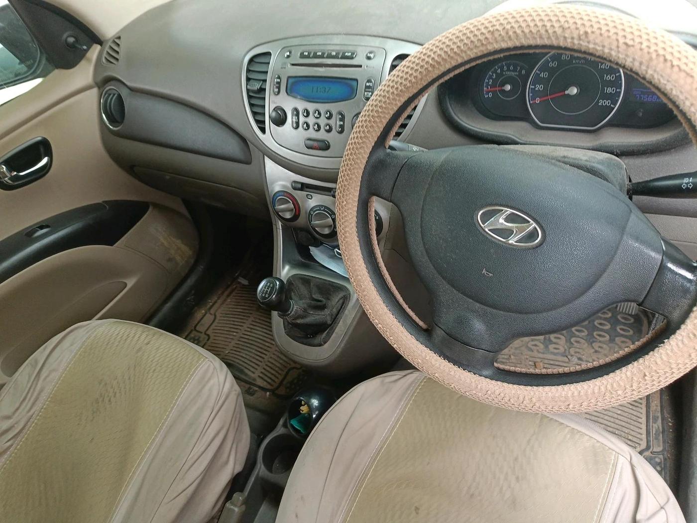 2015 Hyundai i10 SPORTZ 1.1, Petrol, Manual, 77,568 km, interior