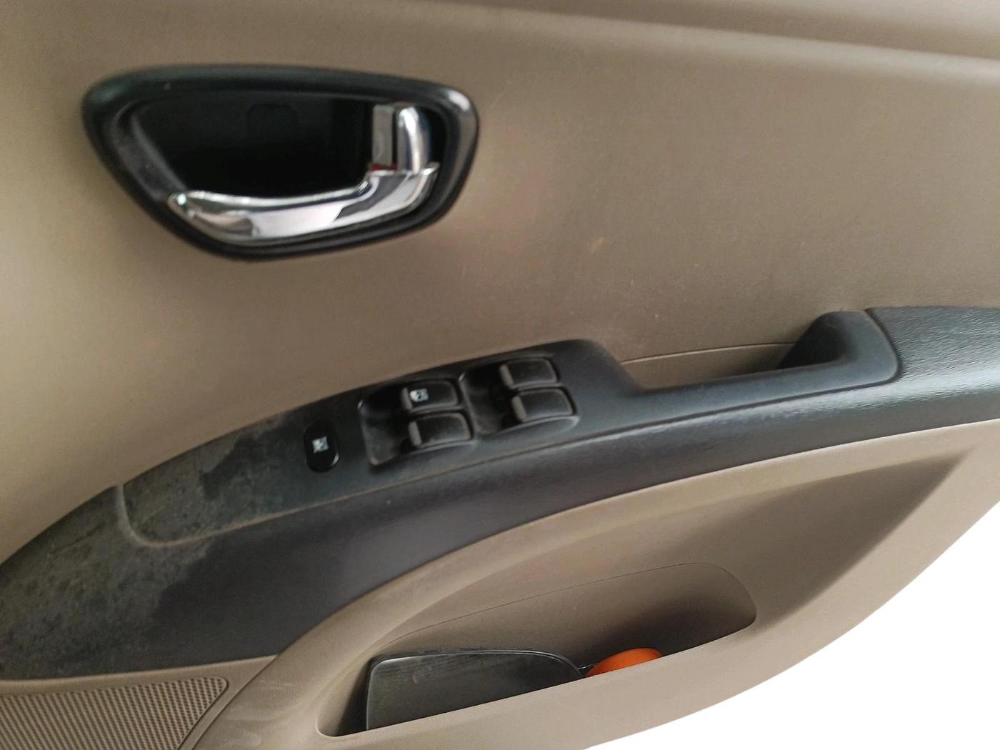2015 Hyundai i10 SPORTZ 1.1, Petrol, Manual, 77,568 km, interior
