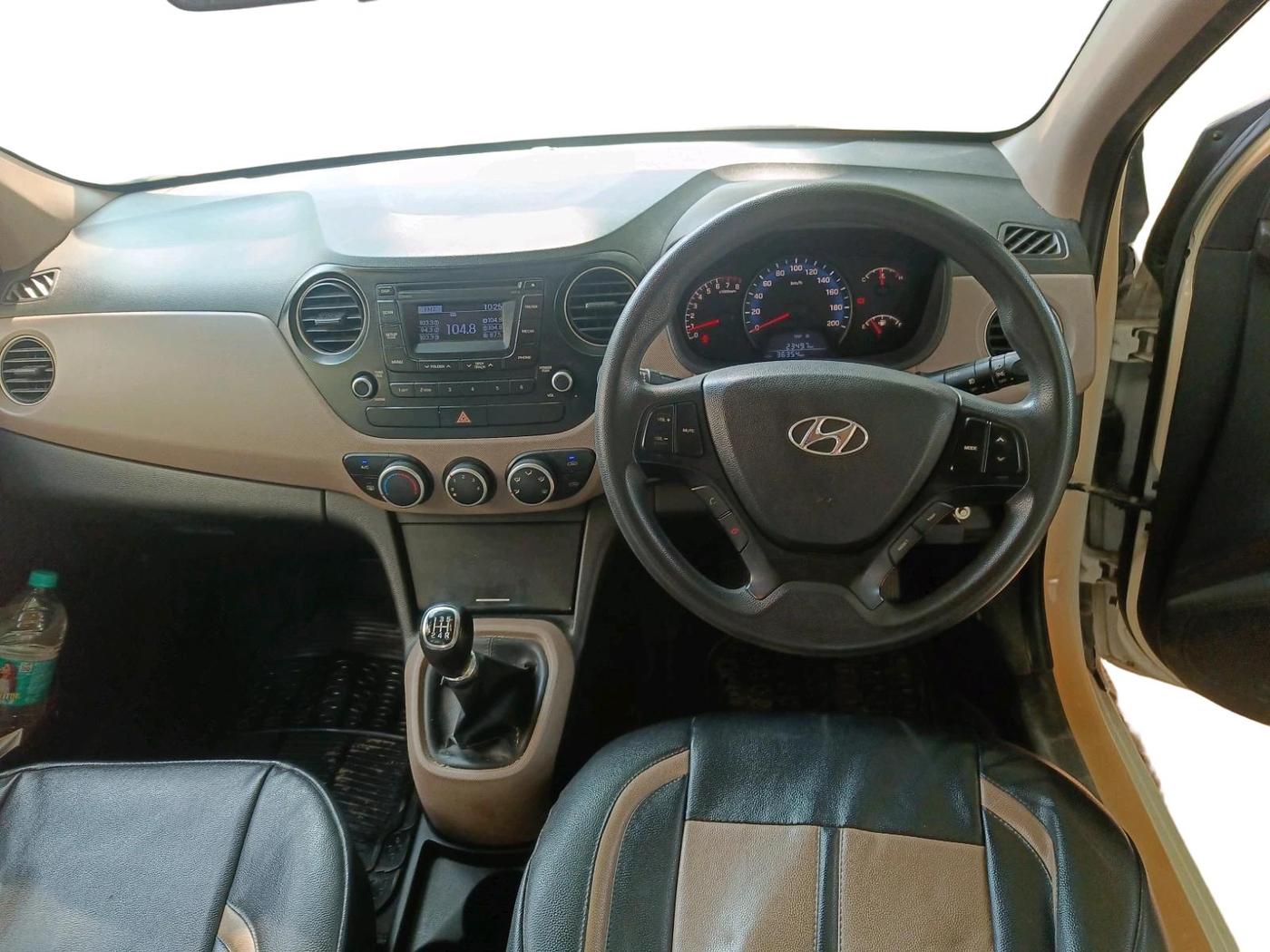 2015 Hyundai Xcent S 1.2, Petrol, Manual, 3,36,355 km, interior