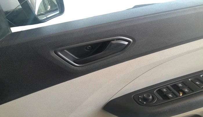 2019 Renault TRIBER RXT, Petrol, Manual, 1,52,104 km, interior