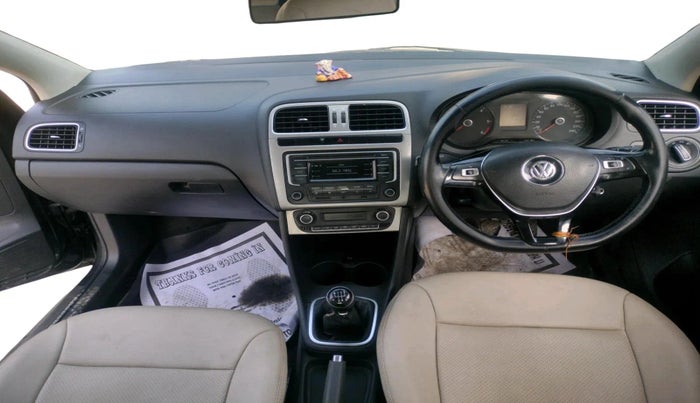 2015 Volkswagen Polo HIGHLINE1.5L, Diesel, Manual, 1,24,953 km, interior