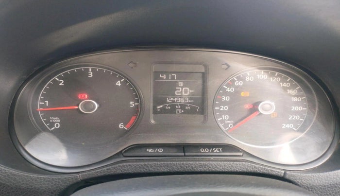 2015 Volkswagen Polo HIGHLINE1.5L, Diesel, Manual, 1,24,953 km, interior