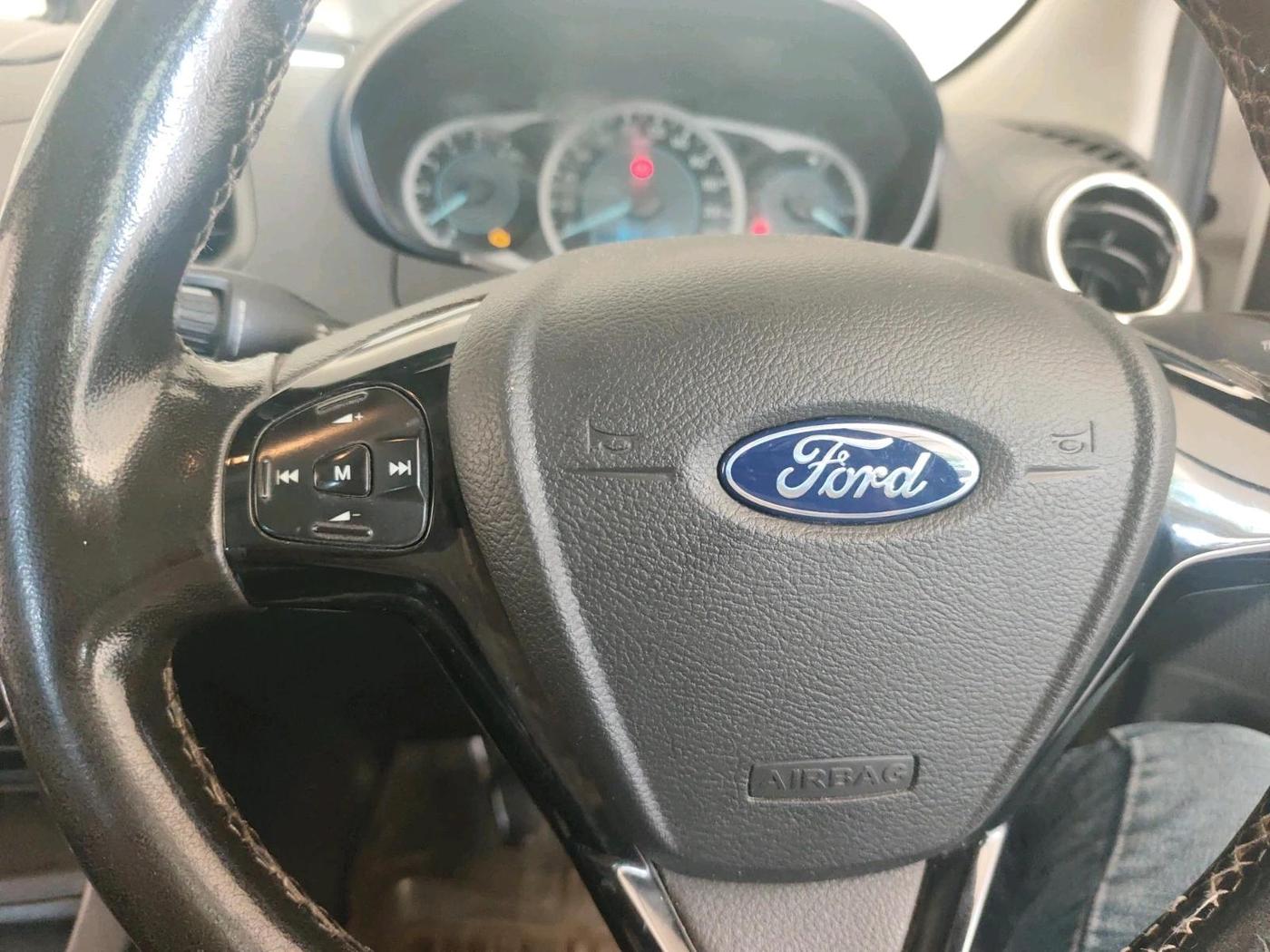 2017 Ford Figo Aspire TITANIUM1.5 DIESEL, Diesel, Manual, 3,18,573 km, interior