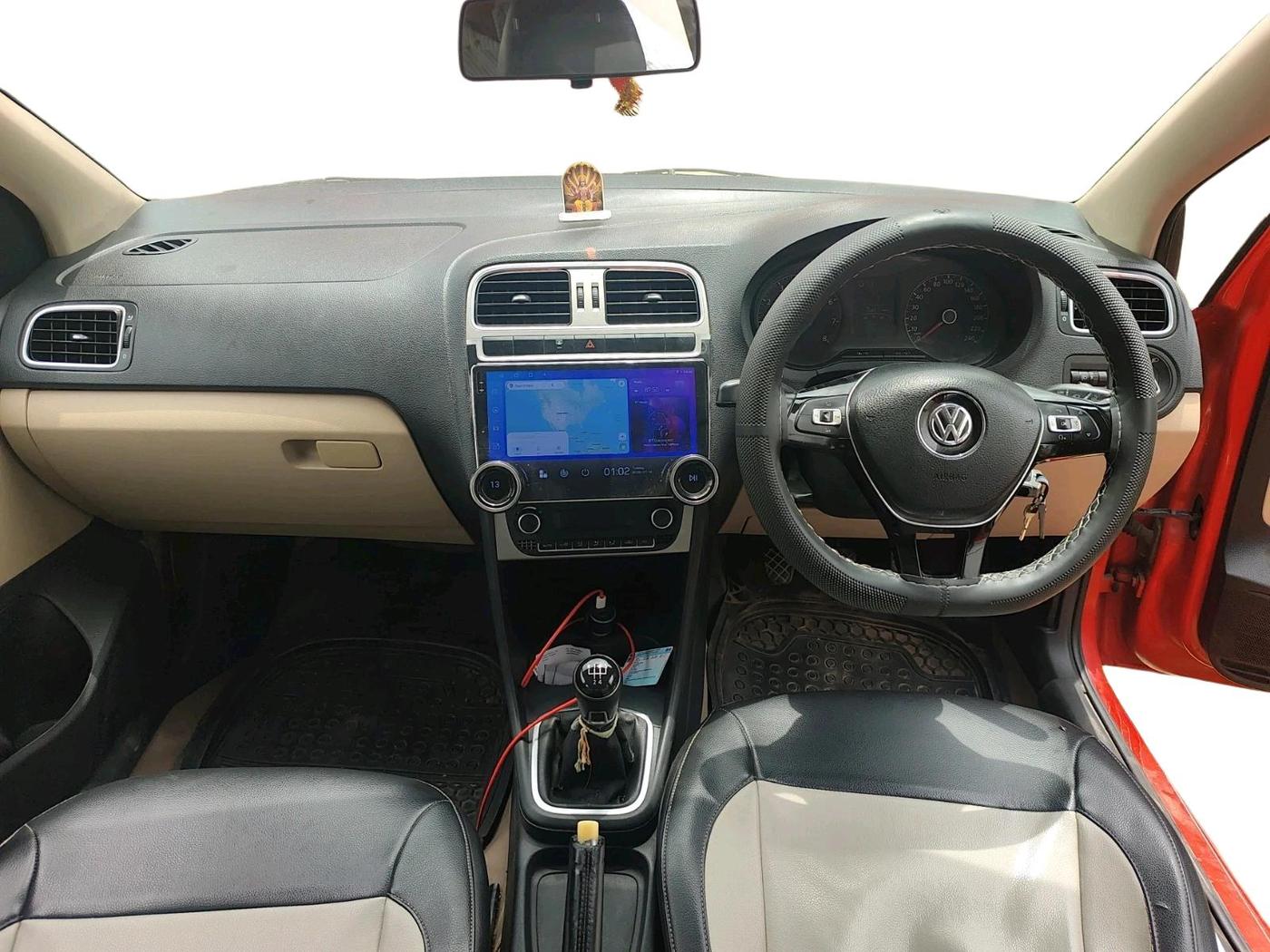 2015 Volkswagen Polo HIGHLINE1.2L, Petrol, Manual, 93,841 km, interior