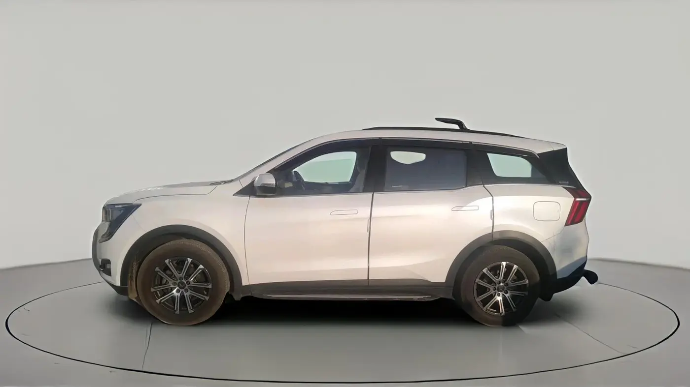 2023 Mahindra XUV700 AX 7 D MT 7 STR, Diesel, Manual, 91,907 km, exterior