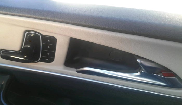 2023 Mahindra XUV700 AX 7 D MT 7 STR, Diesel, Manual, 91,907 km, interior