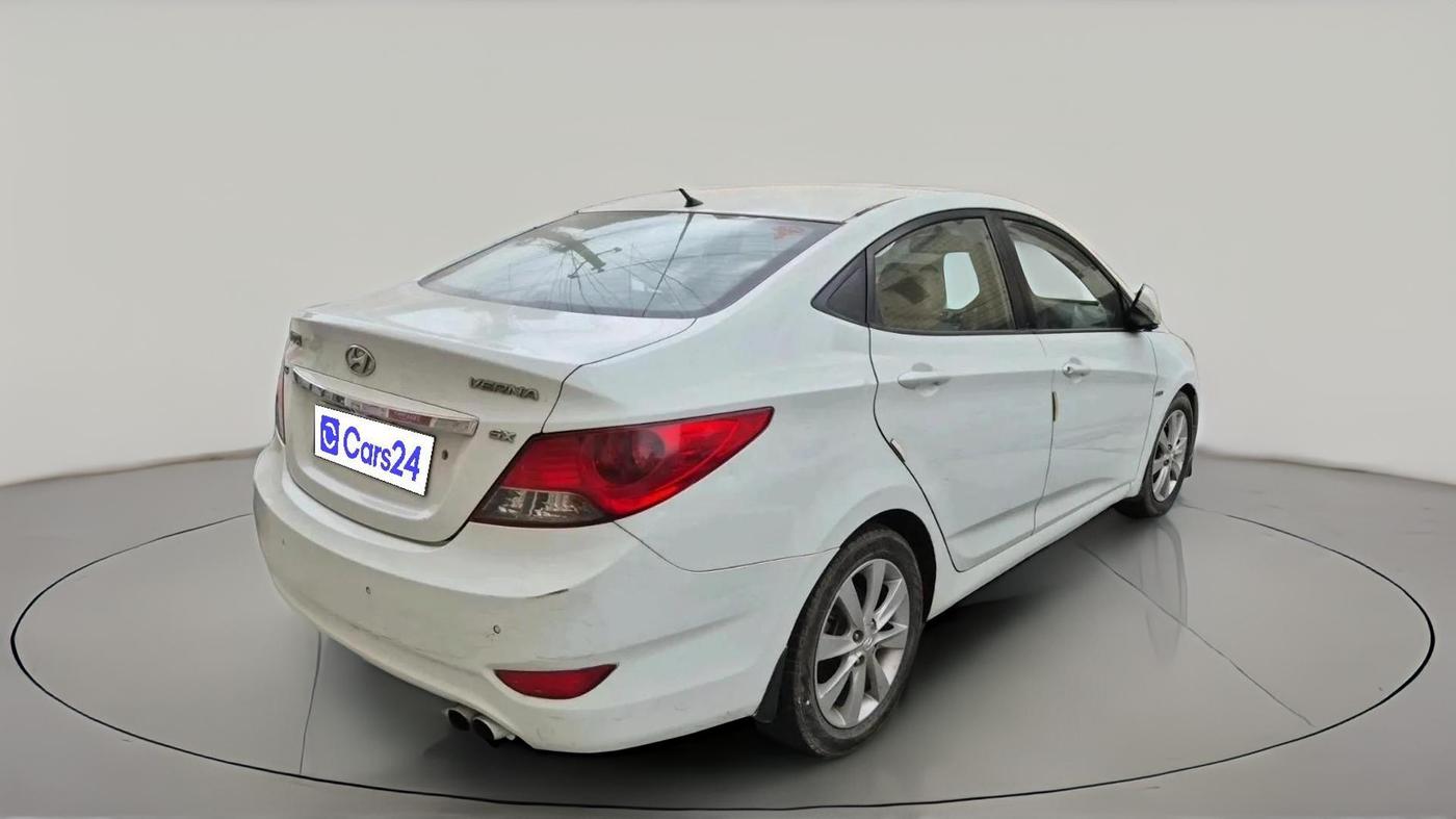2011 Hyundai Verna FLUIDIC 1.6 CRDI SX, Diesel, Manual, 1,44,957 km, exterior