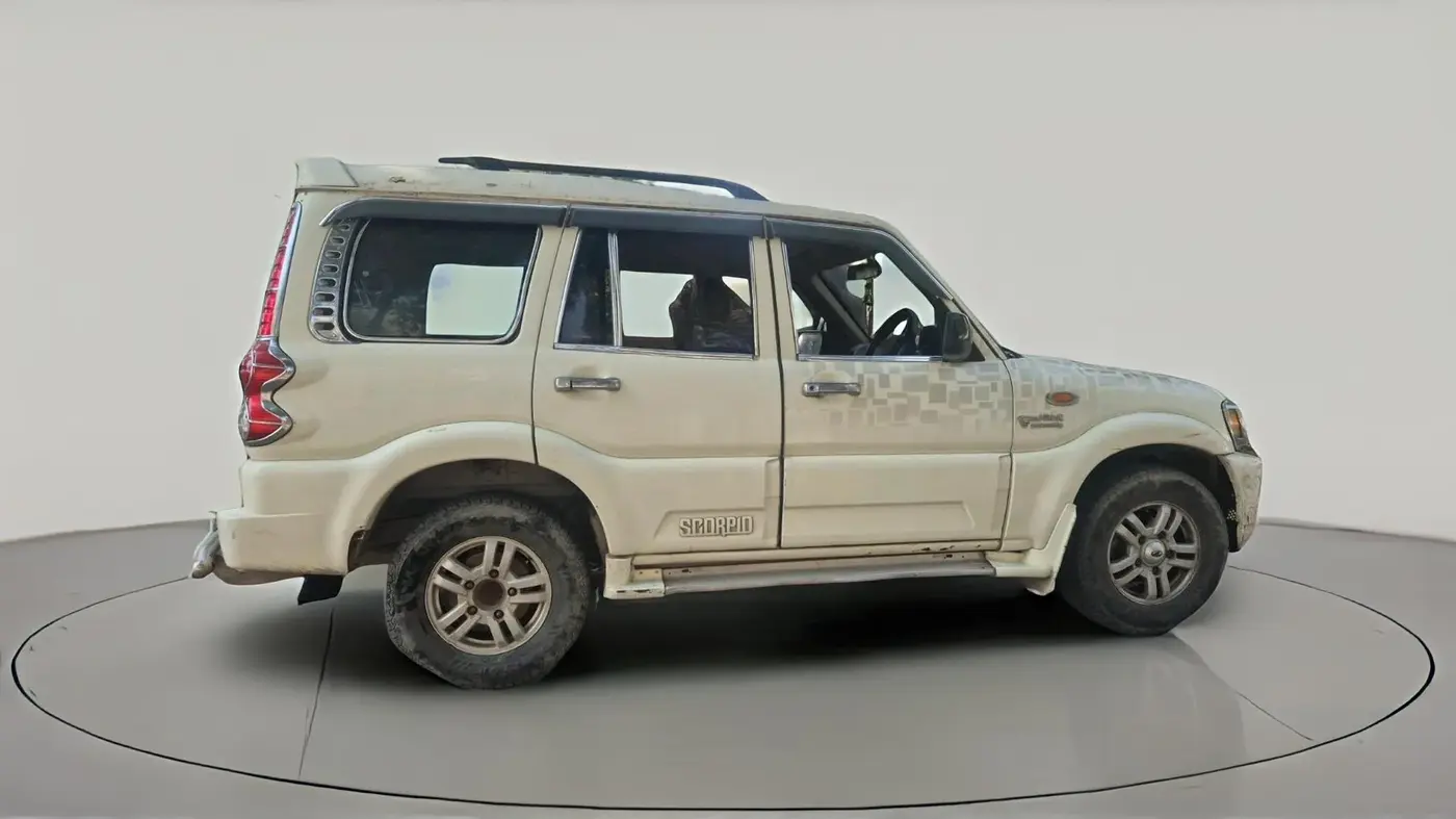 2011 Mahindra Scorpio VLX 2WD AIRBAG, Diesel, Manual, 1,21,651 km, exterior