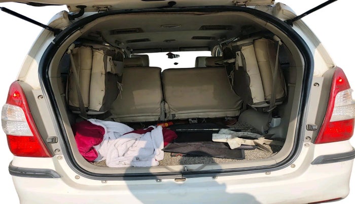 2014 Toyota Innova 2.5 VX 7 STR, Diesel, Manual, 4,26,788 km, exterior