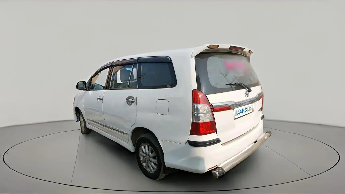 2014 Toyota Innova 2.5 VX 7 STR, Diesel, Manual, 4,26,788 km, exterior