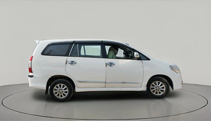 2014 Toyota Innova 2.5 VX 7 STR, Diesel, Manual, 4,26,788 km, exterior