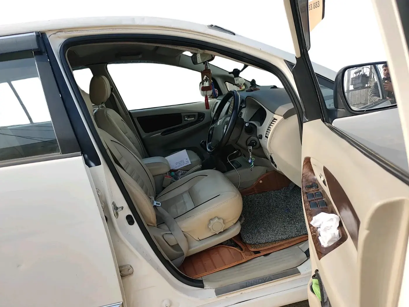 2014 Toyota Innova 2.5 VX 7 STR, Diesel, Manual, 4,26,788 km, interior