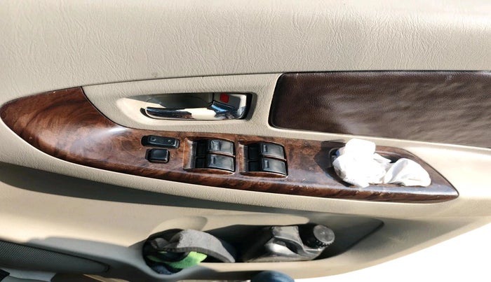 2014 Toyota Innova 2.5 VX 7 STR, Diesel, Manual, 4,26,788 km, interior