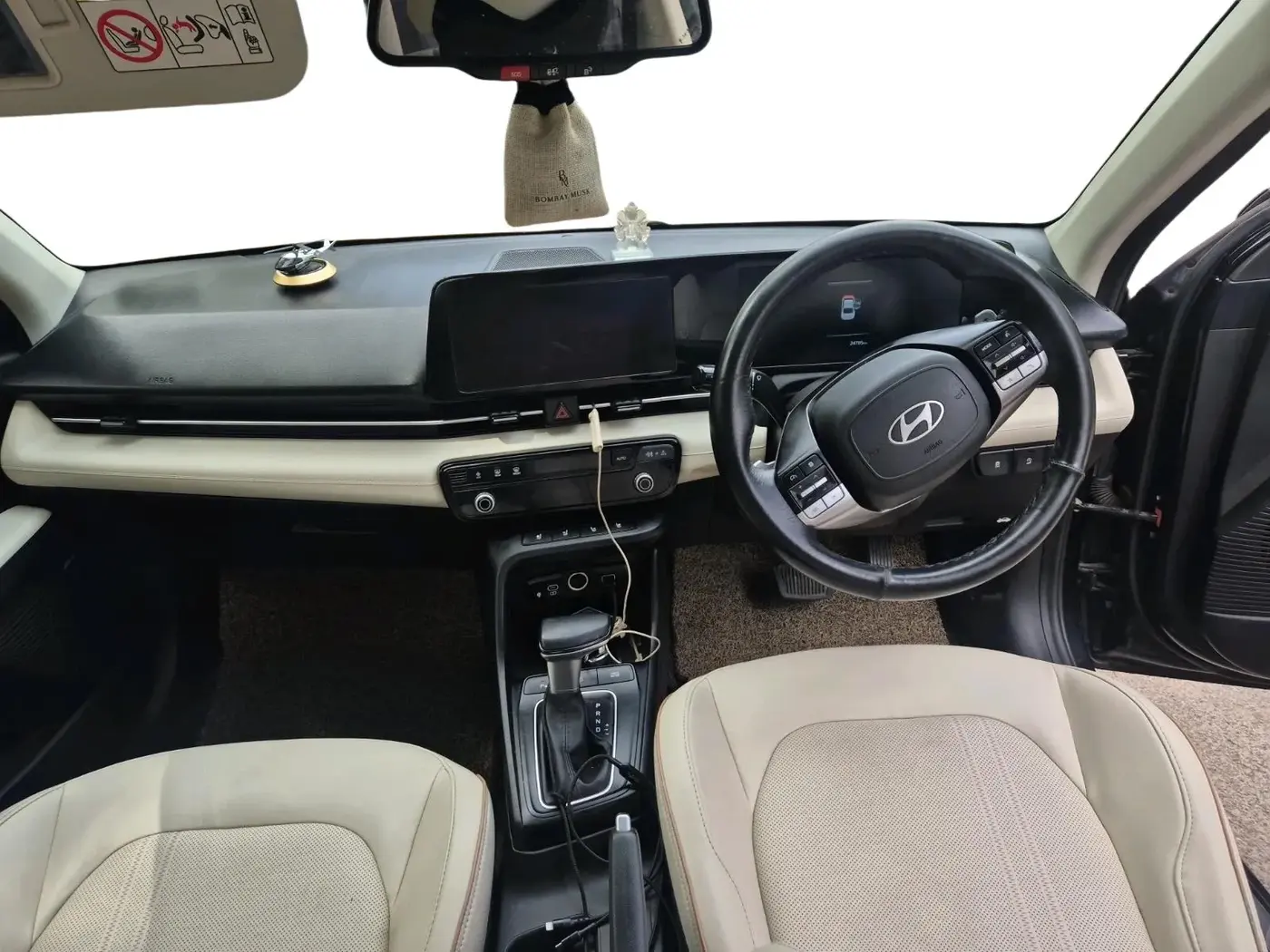 2023 Hyundai Verna SX(O) 1.5 MPI IVT , Petrol, Automatic, 24,785 km, interior