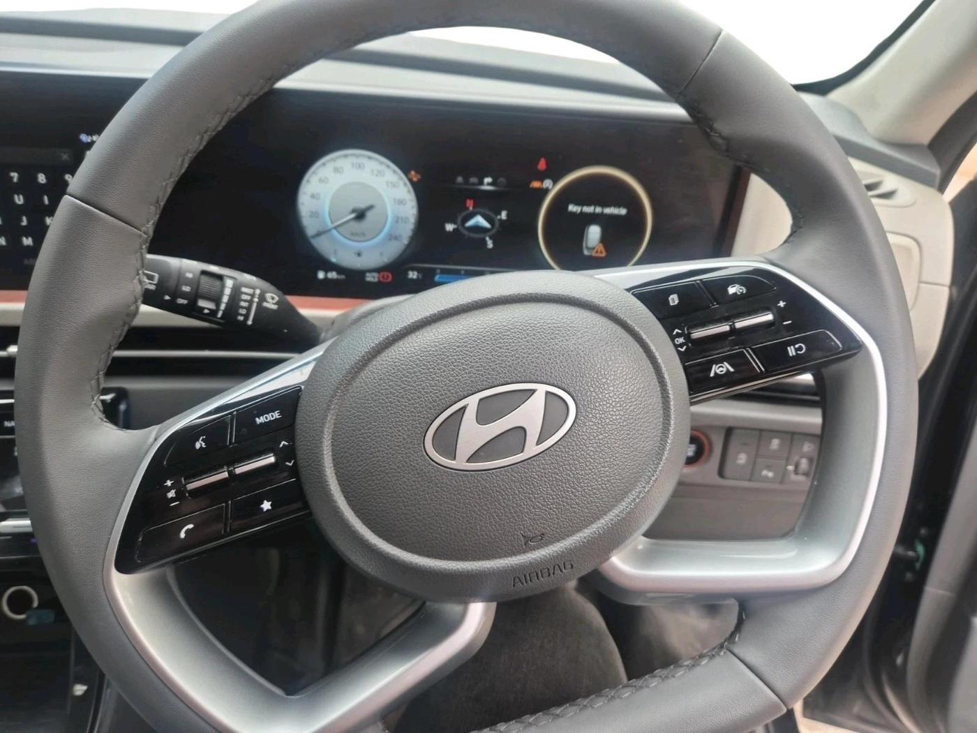 2024 Hyundai Creta SX (O) 1.5 PETROL, Petrol, Manual, 38,757 km, interior