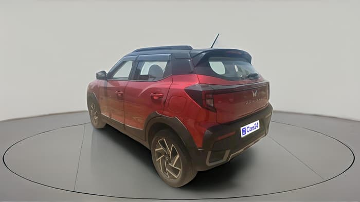 2024 Mahindra XUV 3XO AX7 1.2 TGDi, Petrol, Manual, 8,987 km, exterior
