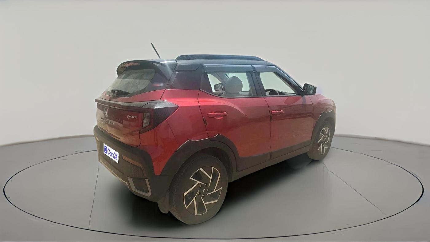 2024 Mahindra XUV 3XO AX7 1.2 TGDi, Petrol, Manual, 8,987 km, exterior