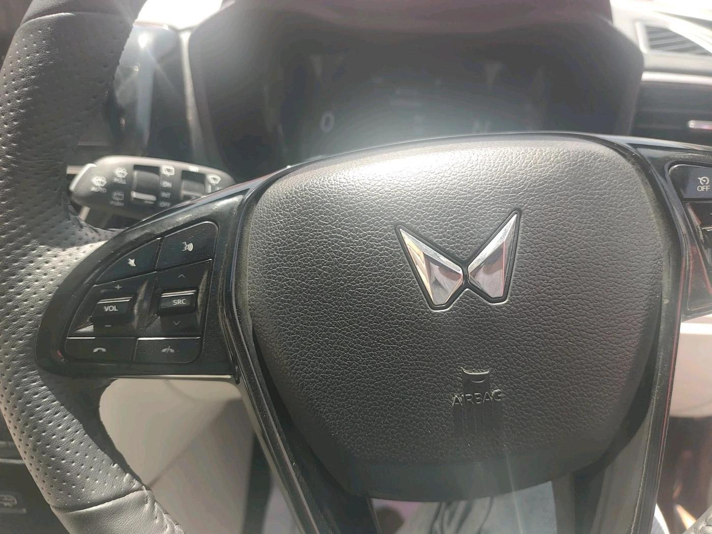 2024 Mahindra XUV 3XO AX7 1.2 TGDi, Petrol, Manual, 8,987 km, interior