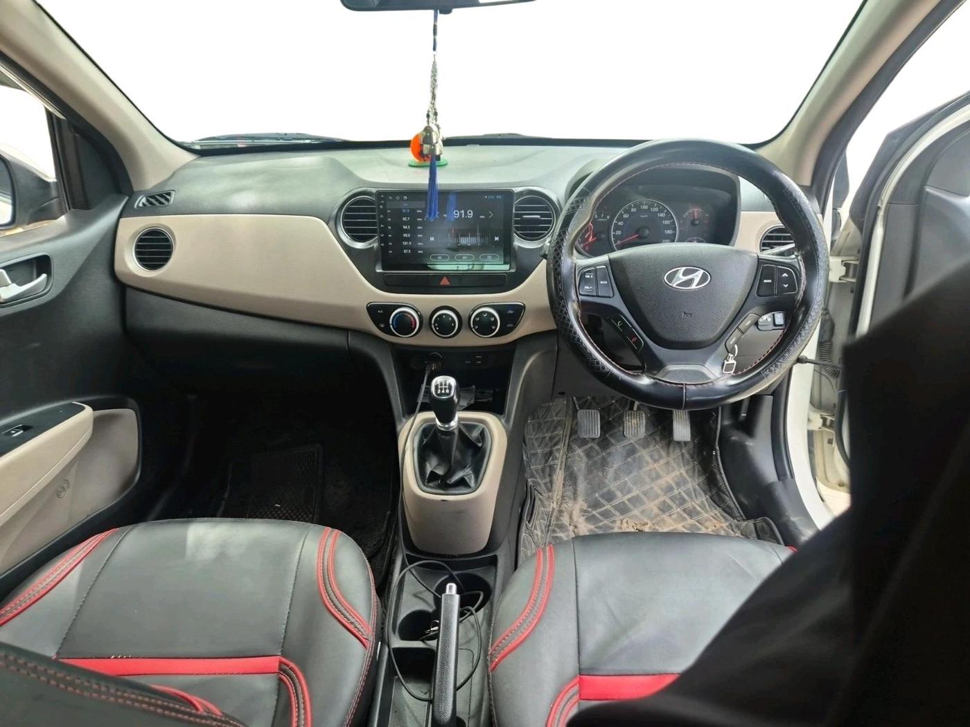2015 Hyundai Grand i10 SPORTZ 1.2 KAPPA VTVT, CNG, Manual, 98,312 km, interior