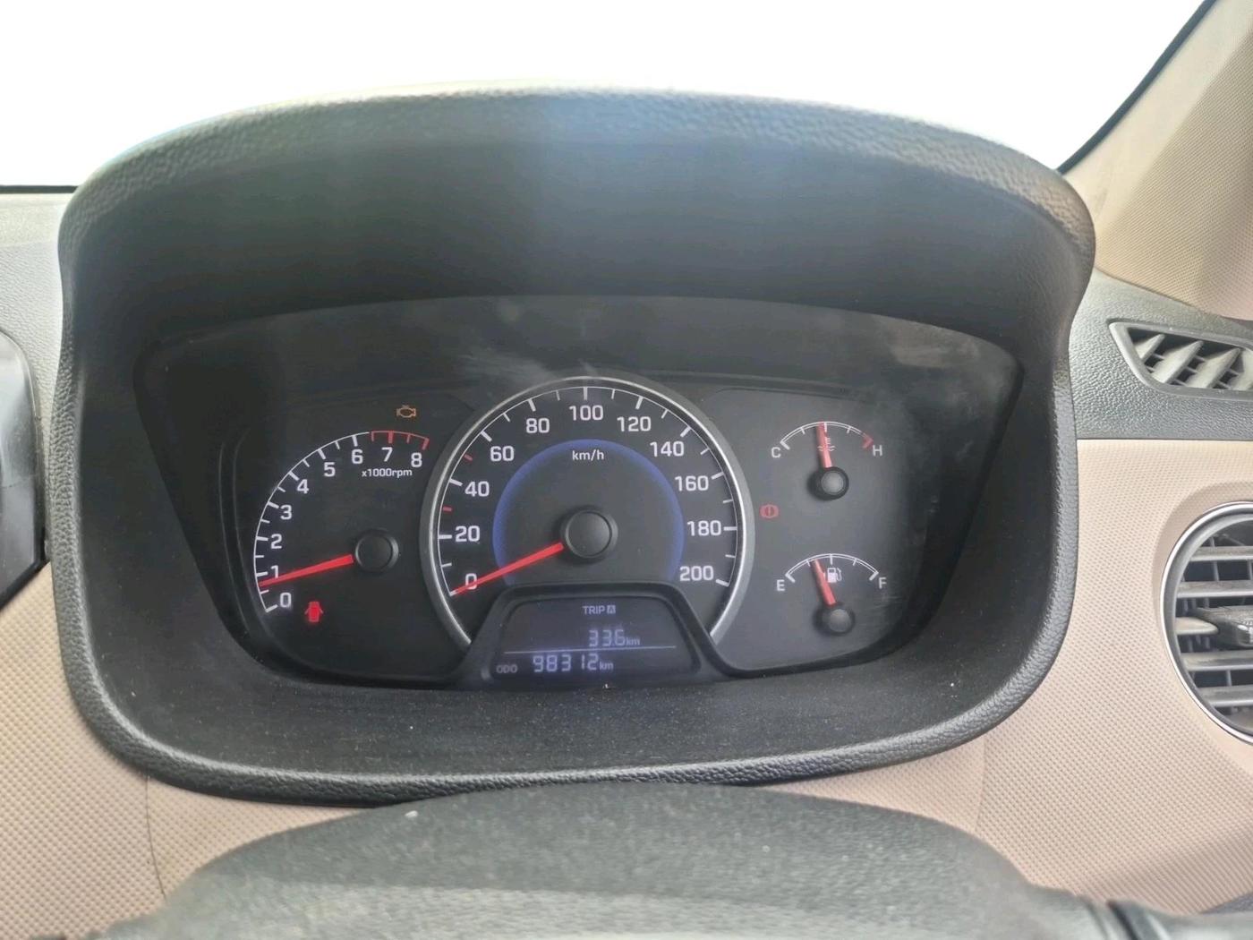 2015 Hyundai Grand i10 SPORTZ 1.2 KAPPA VTVT, CNG, Manual, 98,312 km, interior