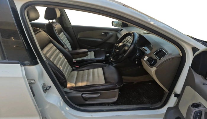 2013 Skoda Rapid AMBITION 1.6 MPI MT, Petrol, Manual, 95,763 km, interior