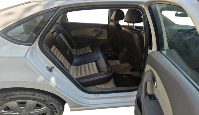 2013 Skoda Rapid AMBITION 1.6 MPI MT, Petrol, Manual, 95,763 km, interior