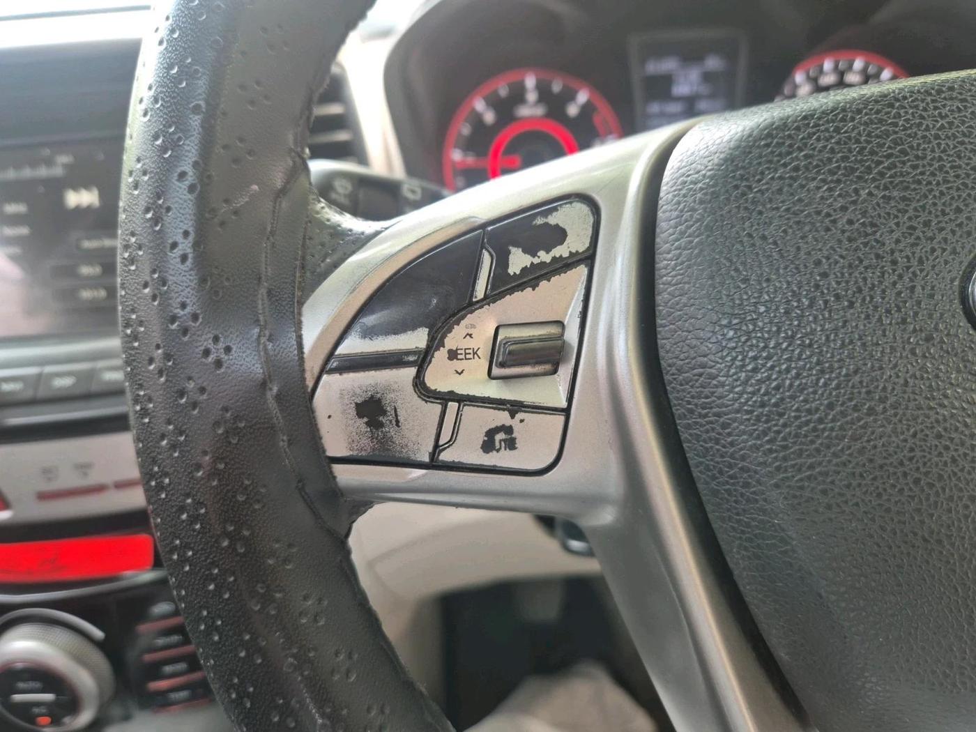 2019 Mahindra XUV300 W8 (O) 1.5 DIESEL, Diesel, Manual, 1,50,826 km, interior
