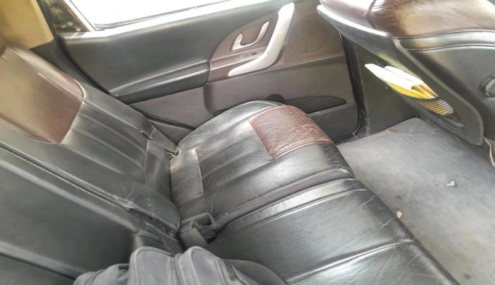 2012 Mahindra XUV500 W8, Diesel, Manual, 2,41,969 km, interior