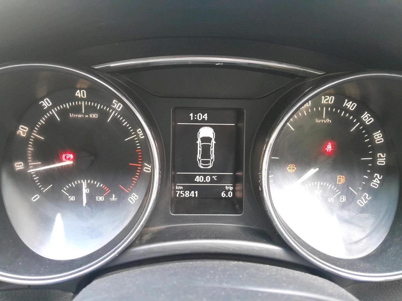 2014 Skoda Superb ELEGANCE 1.8 TSI MT, Petrol, Manual, 75,841 km, interior