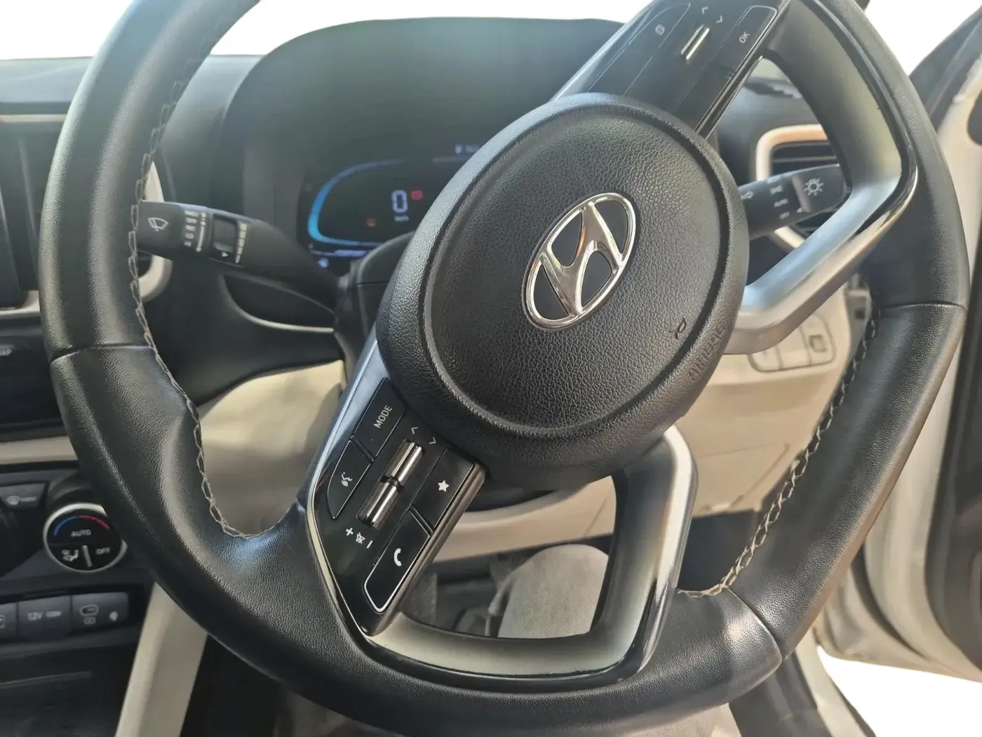 2022 Hyundai VENUE SX 1.2 PETROL, Petrol, Manual, 90,313 km, interior
