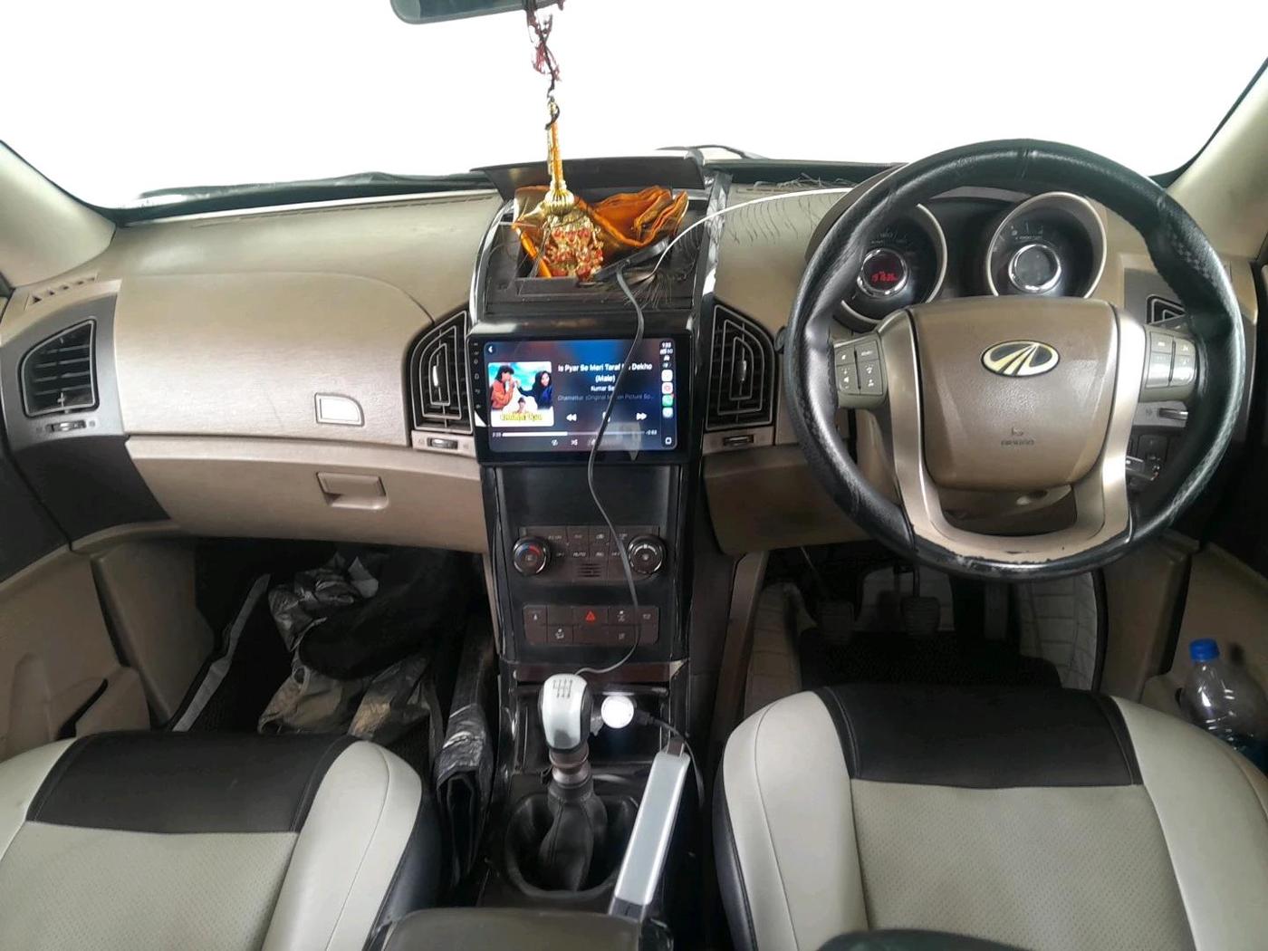 2012 Mahindra XUV500 W8, Diesel, Manual, 1,91,636 km, interior