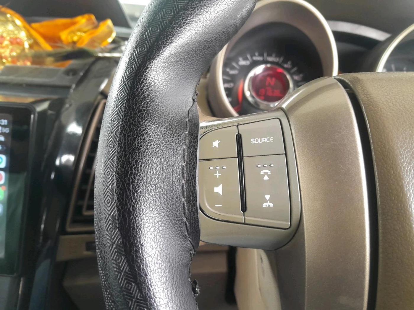 2012 Mahindra XUV500 W8, Diesel, Manual, 1,91,636 km, interior