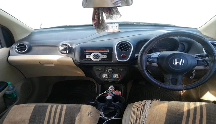 2015 Honda Mobilio 1.5L I-DTEC S, Diesel, Manual, 1,76,574 km, interior