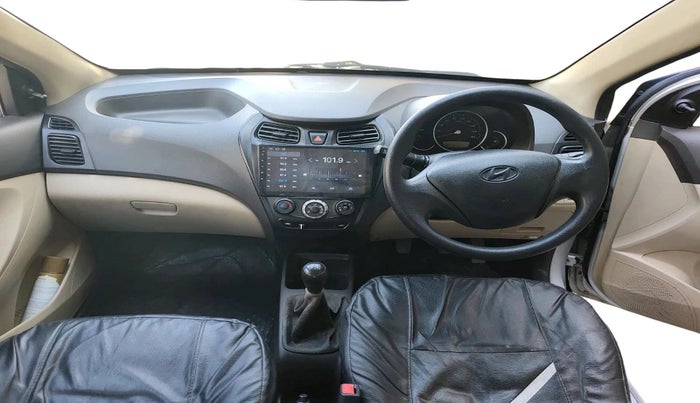 2017 Hyundai Eon MAGNA +, Petrol, Manual, 1,31,827 km, interior