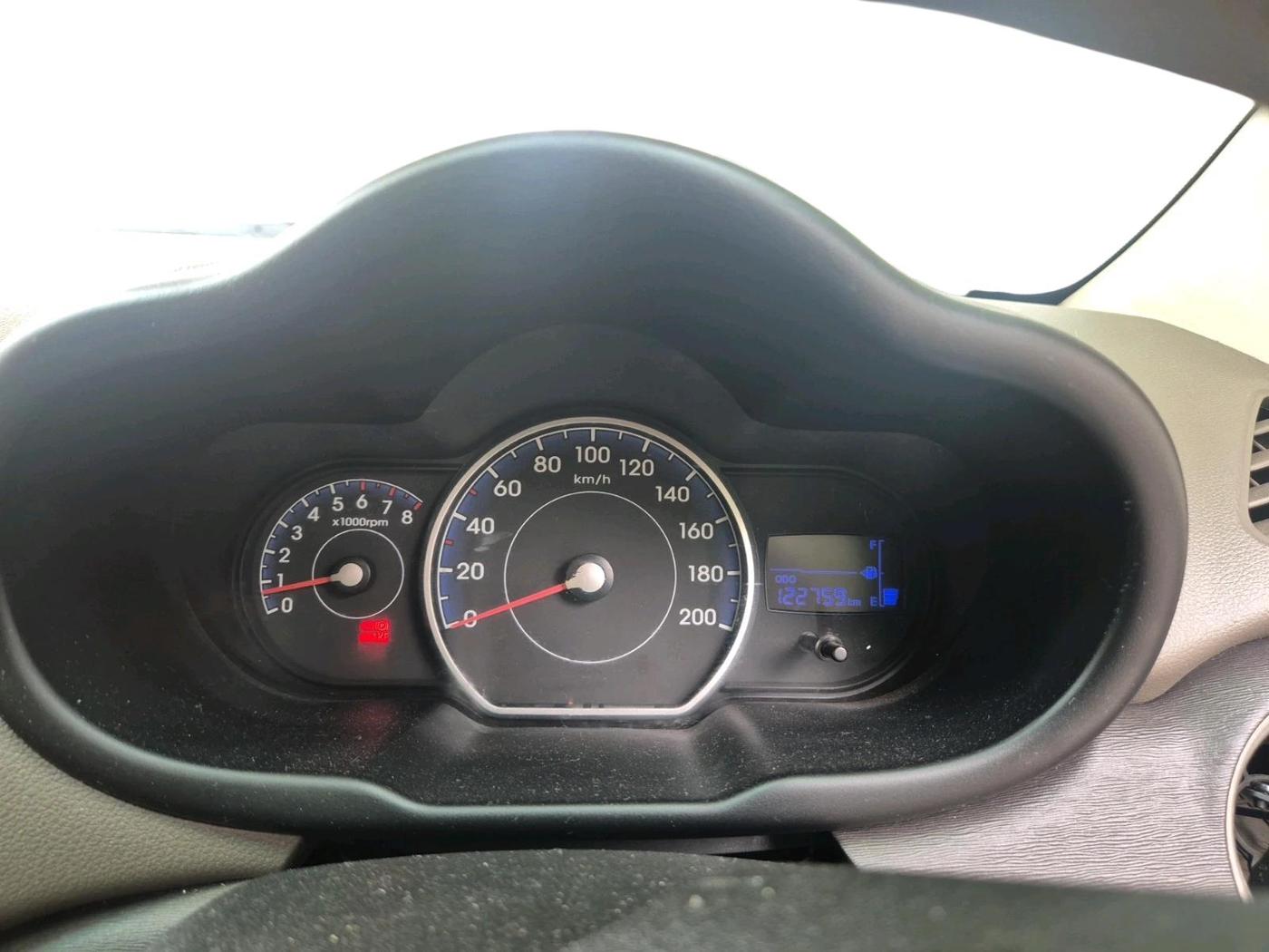 2013 Hyundai i10 ERA 1.1, Petrol, Manual, 1,22,759 km, interior