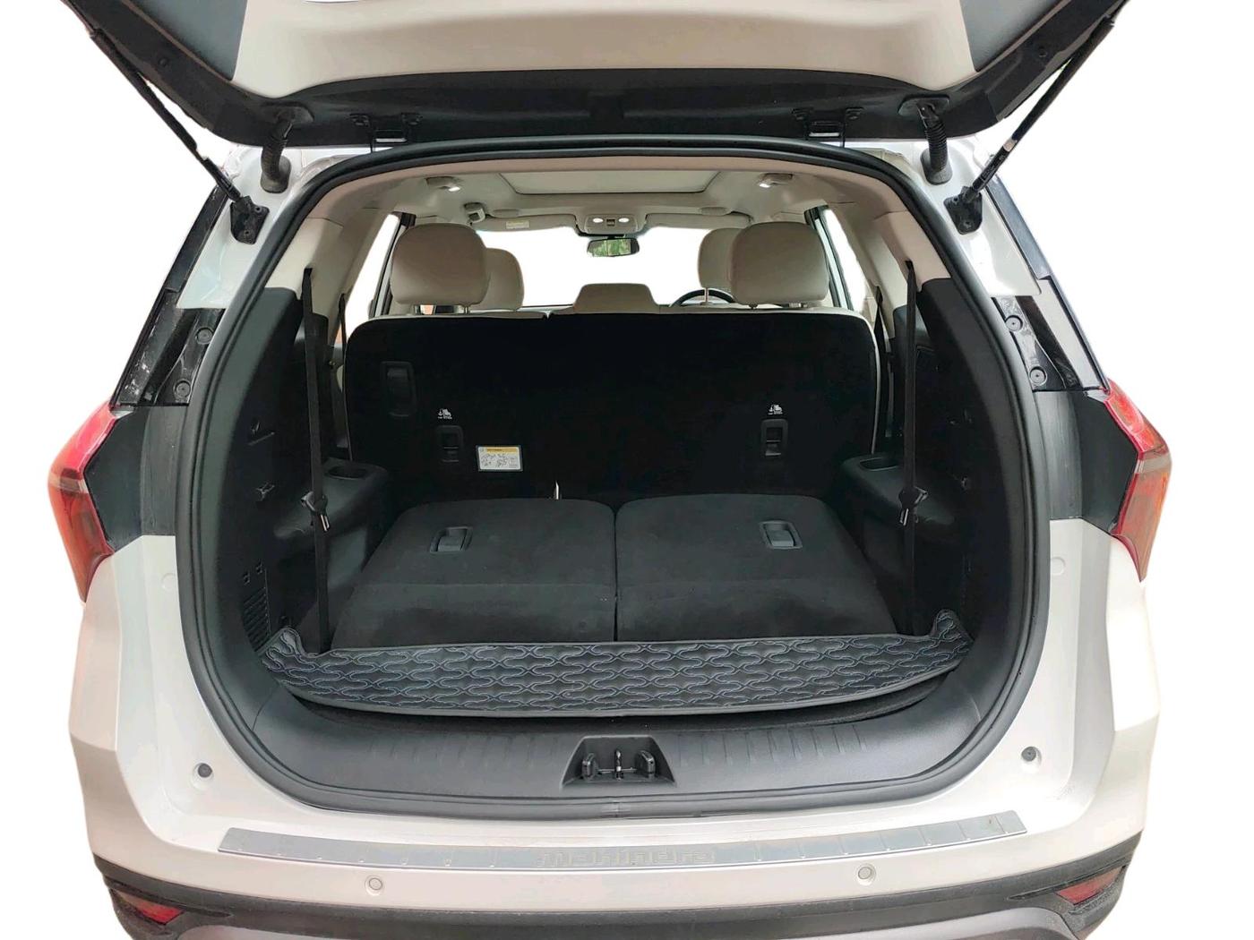 2024 Mahindra XUV700 AX 7 LUXURY P AT 7 STR, Petrol, Automatic, 11,489 km, exterior