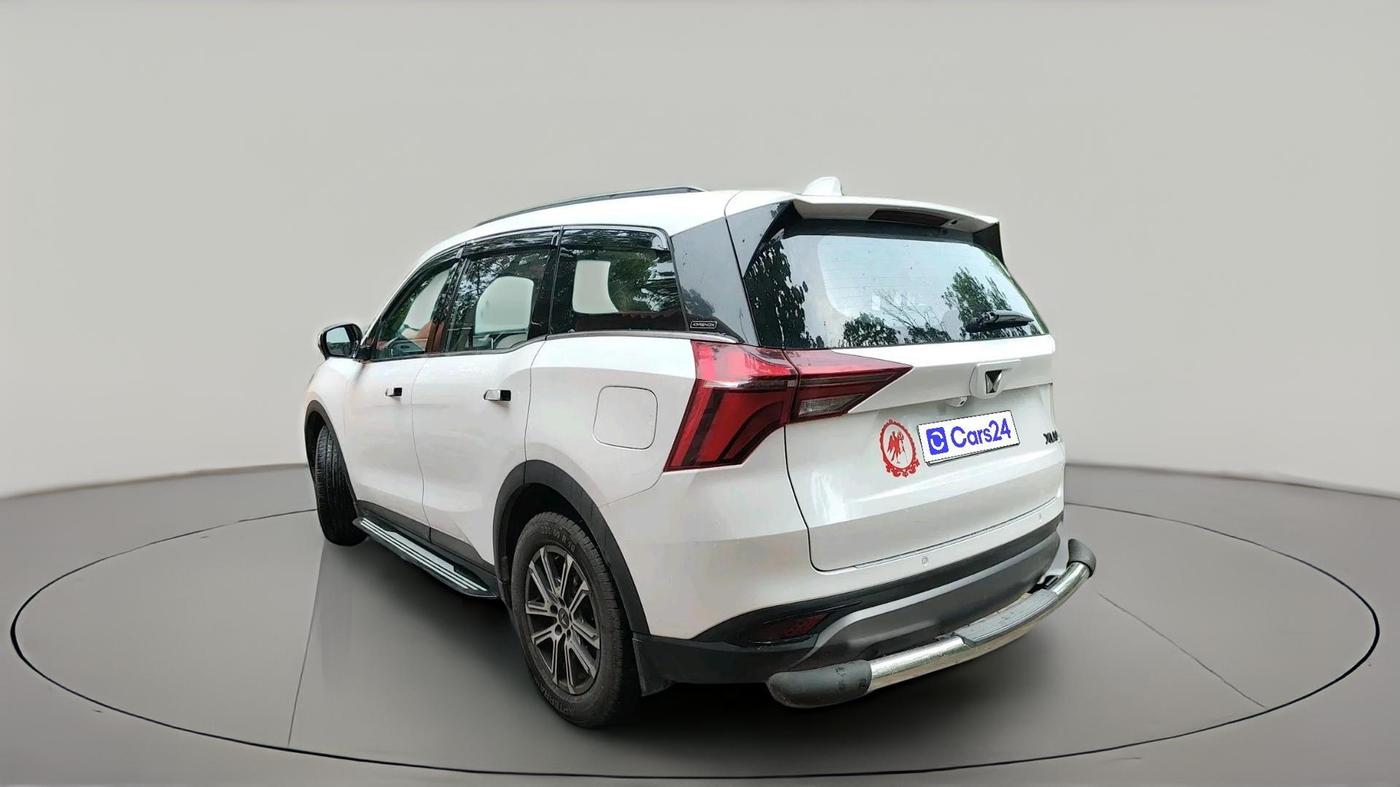2024 Mahindra XUV700 AX 7 LUXURY P AT 7 STR, Petrol, Automatic, 11,489 km, exterior