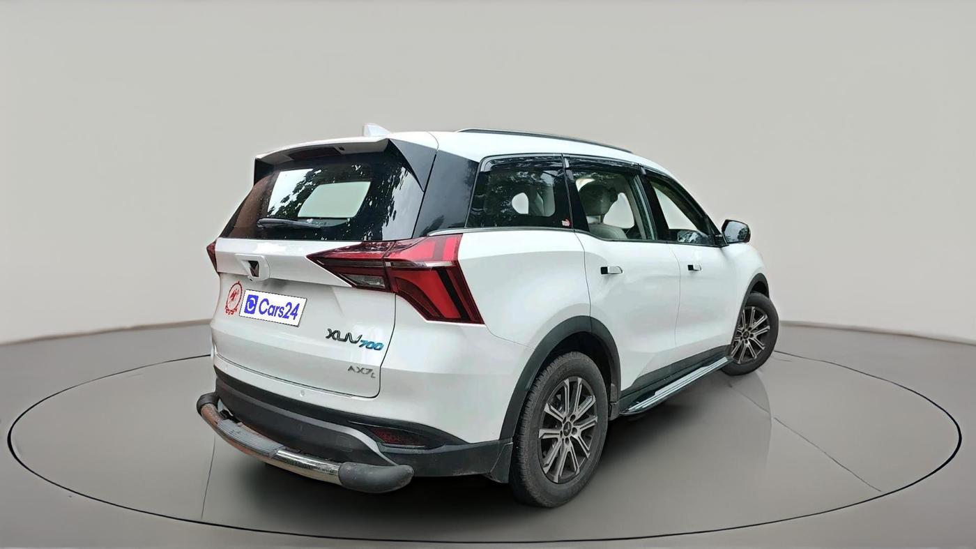 2024 Mahindra XUV700 AX 7 LUXURY P AT 7 STR, Petrol, Automatic, 11,489 km, exterior