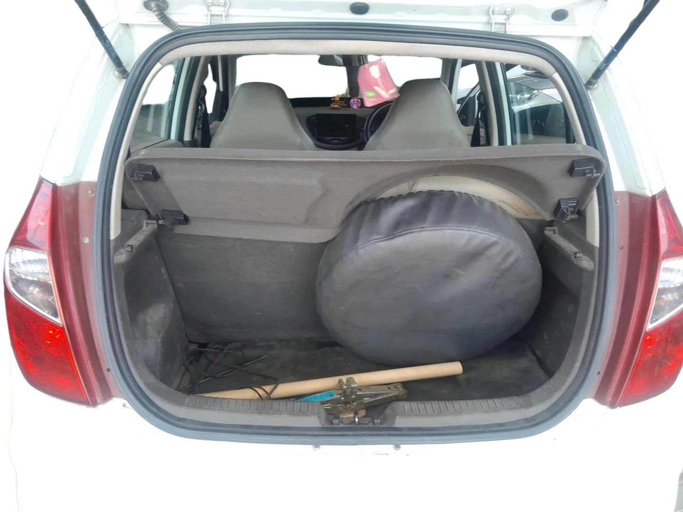 2012 Hyundai i10 MAGNA 1.1 LPG, Petrol, Manual, 98,333 km, exterior