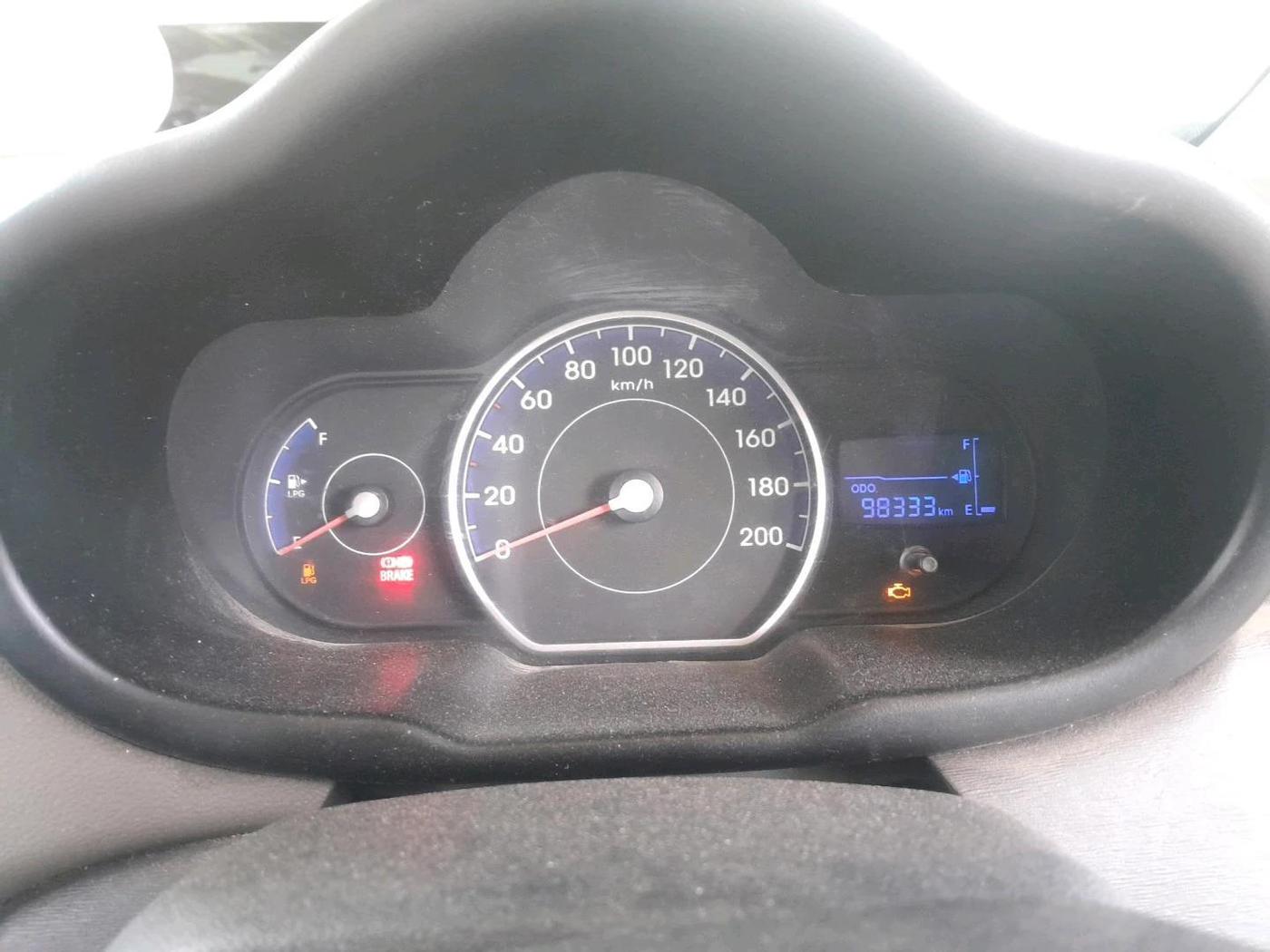 2012 Hyundai i10 MAGNA 1.1 LPG, Petrol, Manual, 98,333 km, interior