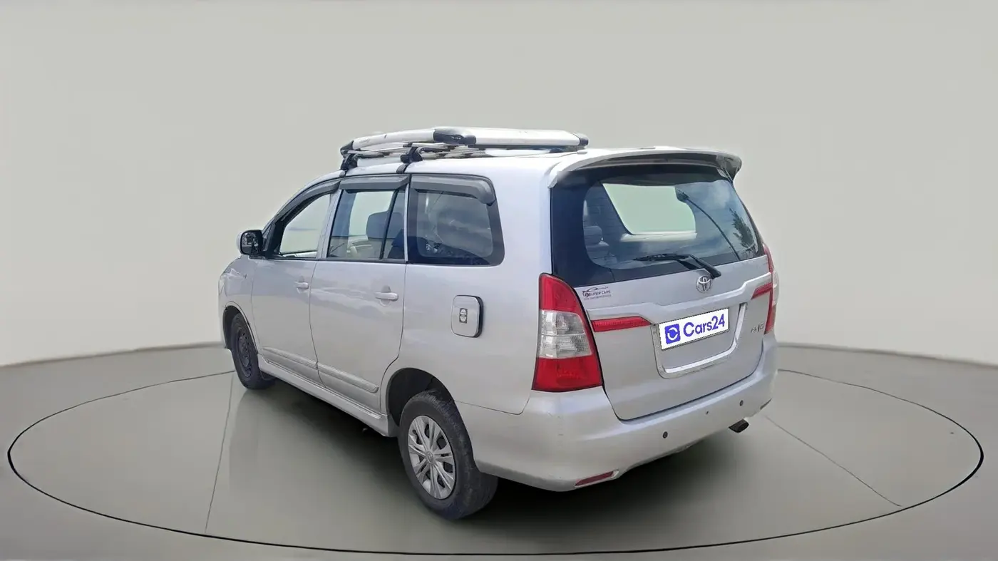 2013 Toyota Innova 2.5 GX 8 STR, Diesel, Manual, 1,71,570 km, exterior