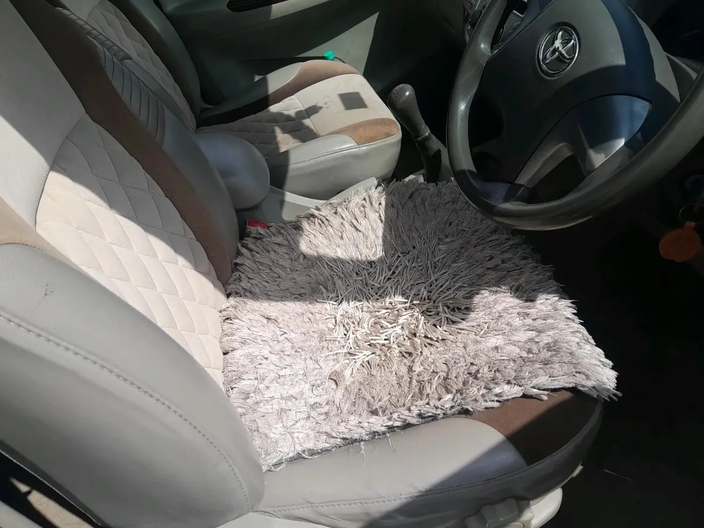 2013 Toyota Innova 2.5 GX 8 STR, Diesel, Manual, 1,71,570 km, interior