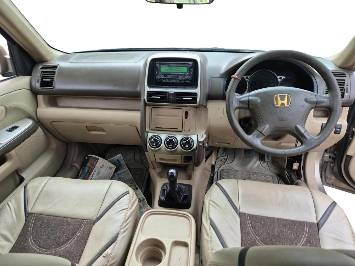 2005 Honda CRV 2.4L 2WD MT, Petrol, Manual, 1,53,671 km, interior