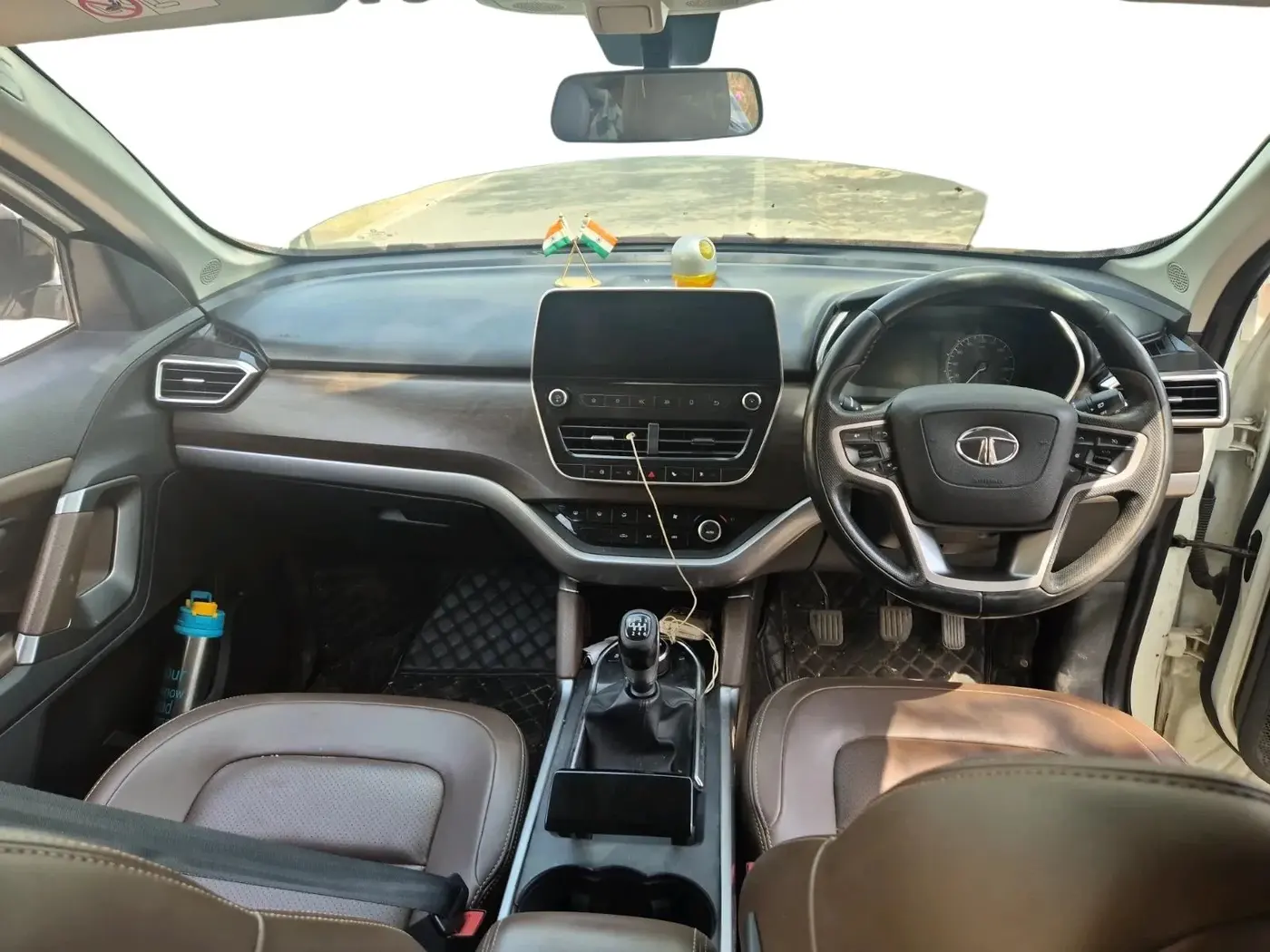 2019 Tata Harrier XZ 2.0L, Diesel, Manual, 99,190 km, interior