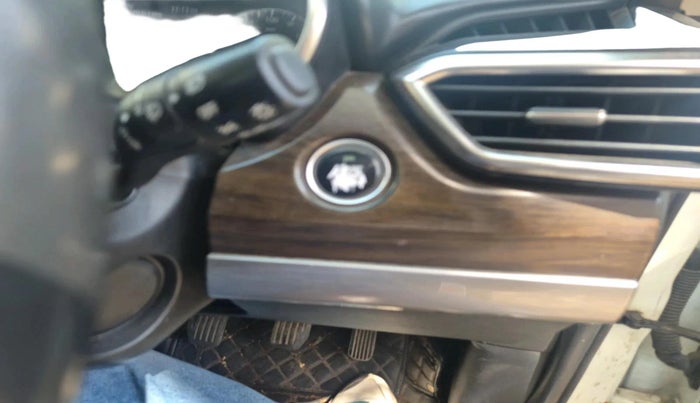 2019 Tata Harrier XZ 2.0L, Diesel, Manual, 99,190 km, interior